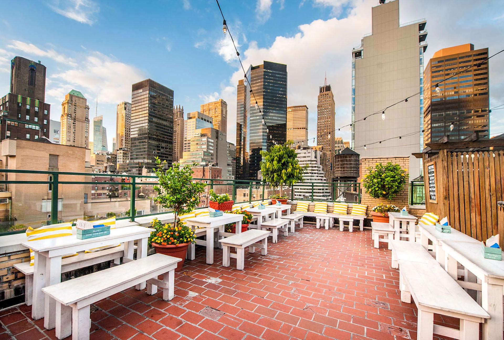 Manhattan Rooftop View, Skellig2008