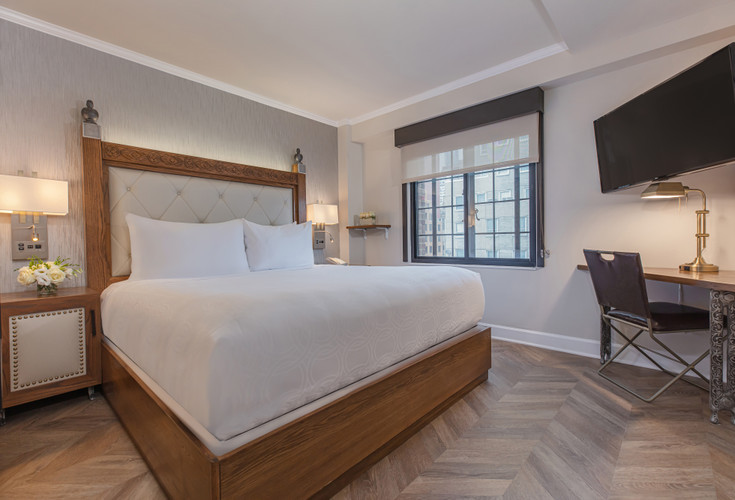 Luxe One-Bedroom King Balcony Suite
