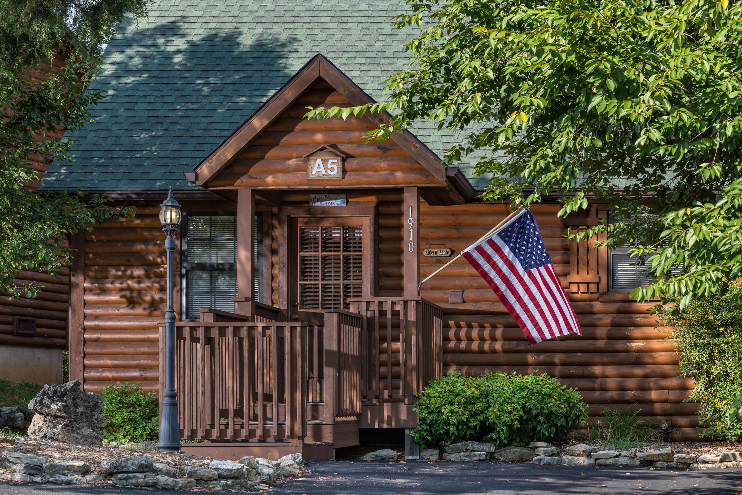 2 bedroom cabin in branson