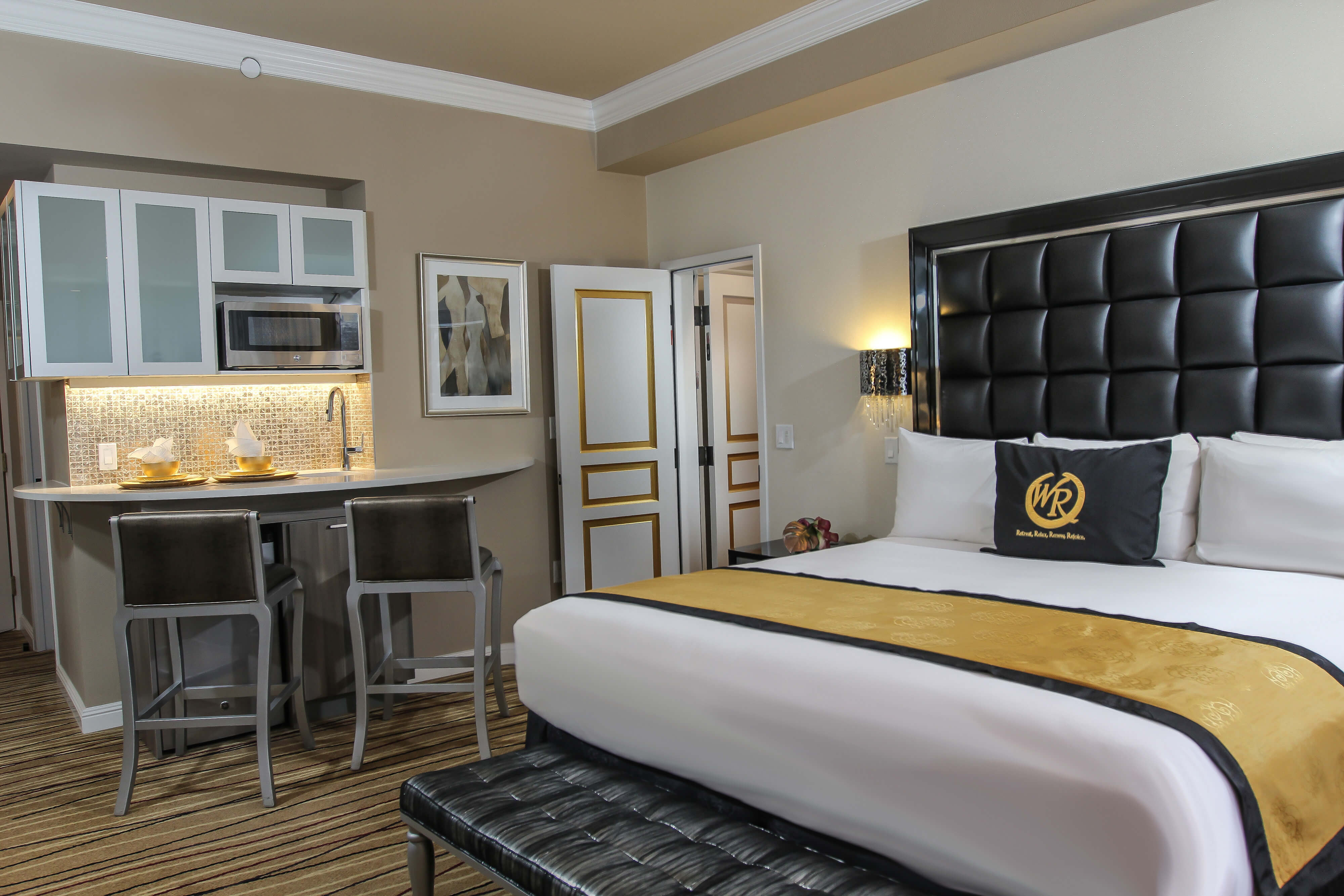 Westgate Hotel In Las Vegas Offers Spacious Accommodations